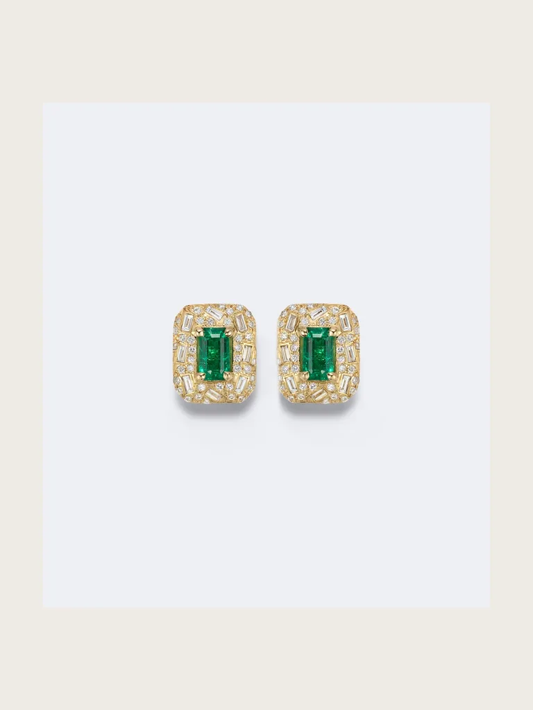 Halo Portrait 18kt gold earrings with diamonds and emeralds